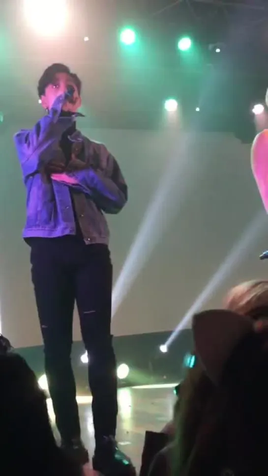 [FANCAM] [25.11.18] B.A.P 'FOREVER' TOUR — Toronto