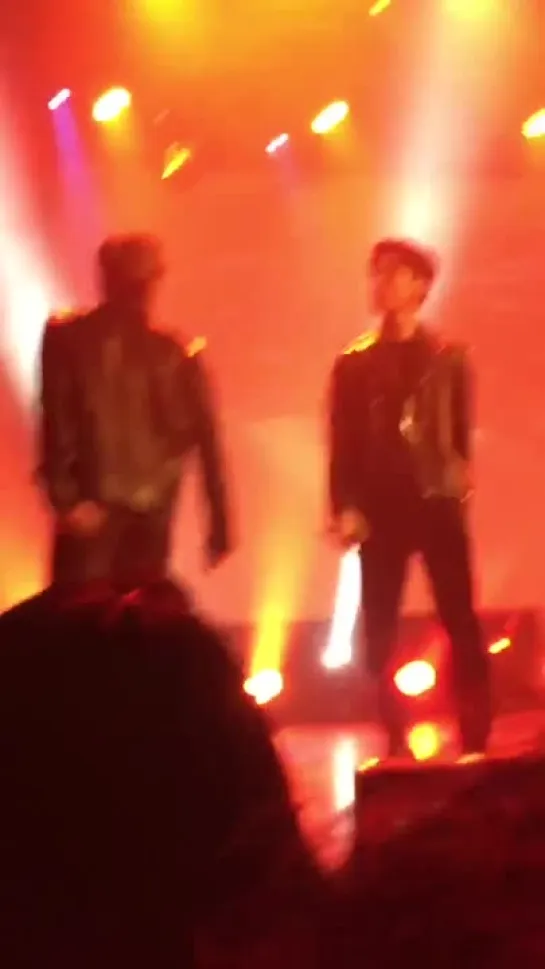 [FANCAM] [25.11.18] B.A.P 'FOREVER' TOUR — Toronto