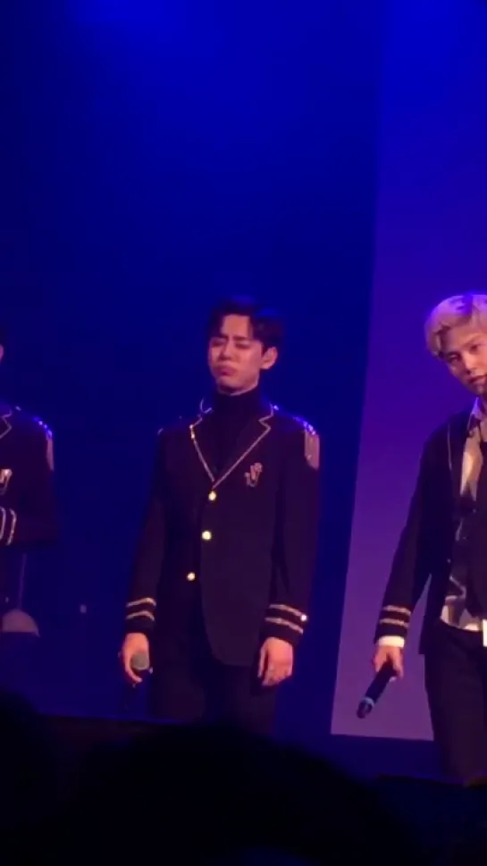 [FANCAM] [25.11.18] B.A.P 'FOREVER' TOUR — Toronto