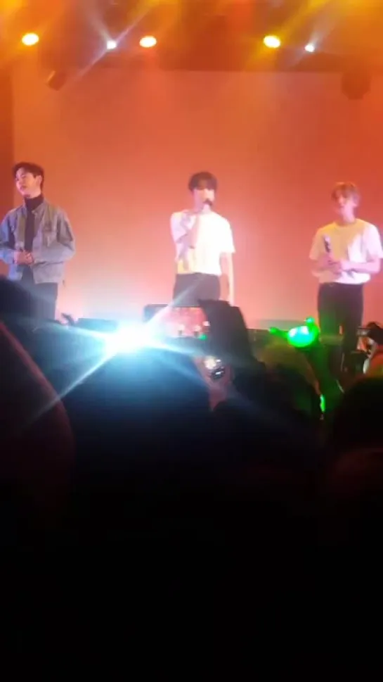 [FANCAM] [25.11.18] B.A.P 'FOREVER' TOUR — Toronto