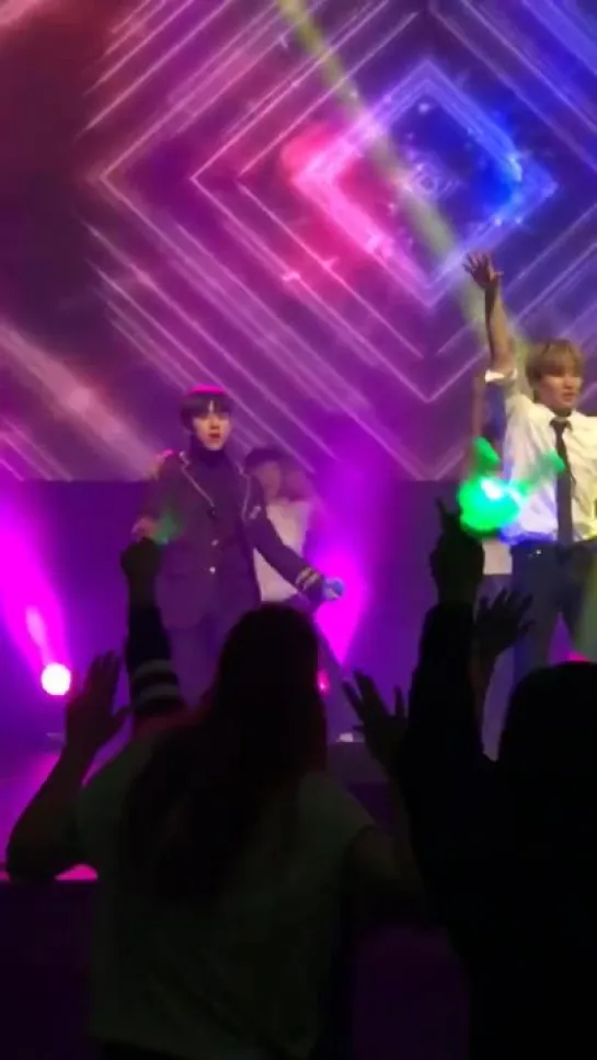 [FANCAM] [24.11.18] B.A.P 'FOREVER' TOUR — Minneapolis