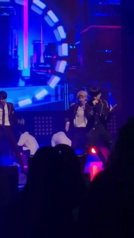 [FANCAM] [24.11.18] B.A.P 'FOREVER' TOUR — Minneapolis