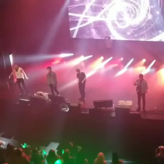 [FANCAM] [24.11.18] B.A.P 'FOREVER' TOUR — Minneapolis