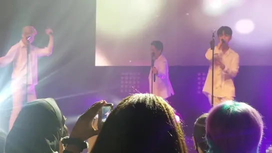 [FANCAM] [15.11.18] B.A.P 'FOREVER' TOUR — Chicago: B.A.P — I Guess I Need U