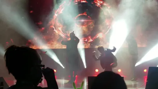 [FANCAM] [15.11.18] B.A.P 'FOREVER' TOUR — Chicago: B.A.P — Intro + Warrior