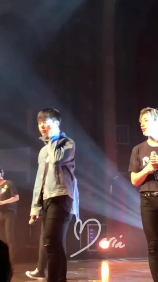 [FANCAM] [15.11.18] B.A.P 'FOREVER' TOUR — Chicago