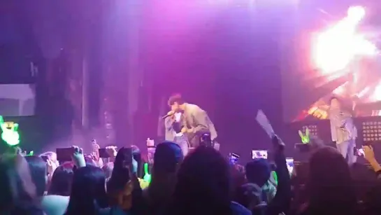 [FANCAM] [15.11.18] B.A.P 'FOREVER' TOUR — Chicago