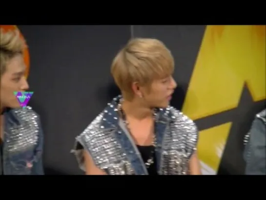 [FANCAM] 12/10/13 B.A.P на Special Talk Show Marui City Shibuya (Дэхен)