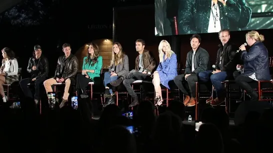 The Vampire Diaries Cast Sends Personal Messages to Fans