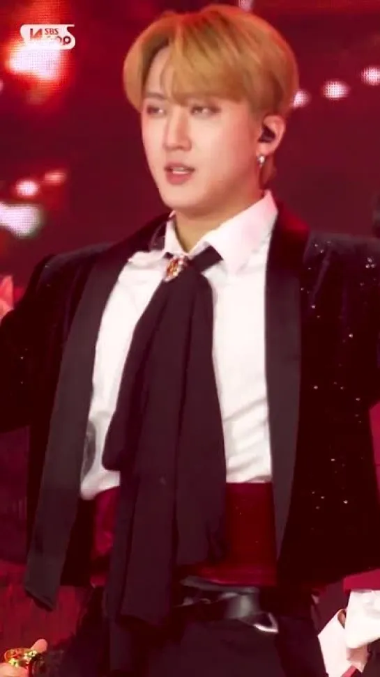 [211225] Stray Kids - Thunderous (Changbin Fancam) » 2021 SBS Gayo Daejeon