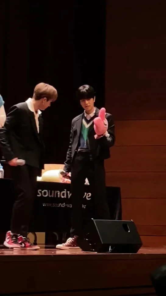 [211204] Stray Kids » Seungmin » SOUND WAVE Fansign