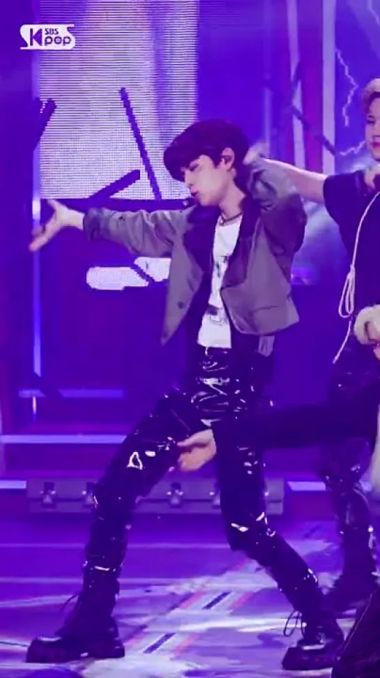 [210829] Stray Kids » Thunderous (Seungmin fancam) » Inkigayo