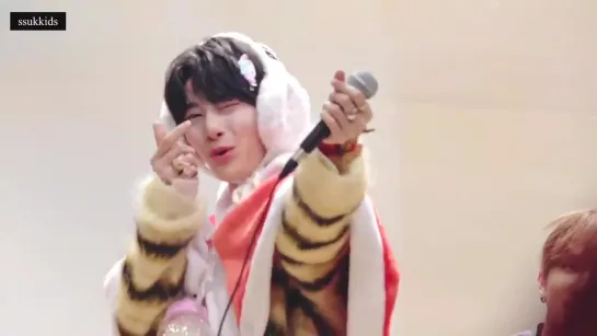 [191221] Stray Kids » I.N » Hapjeong Fansign