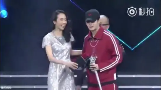 171123 Вручение награды на @ Netease Attitude Award