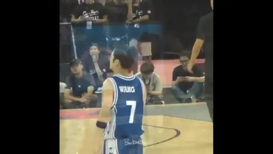 [FANCAM] 170910 Super Penguin Basketball Celebrity Game in Shanghai