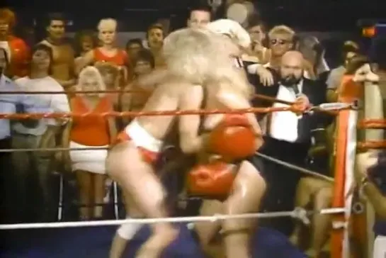 Lois vs Stevie.Foxy Boxing.Vintaje Erotica.(S.G.)