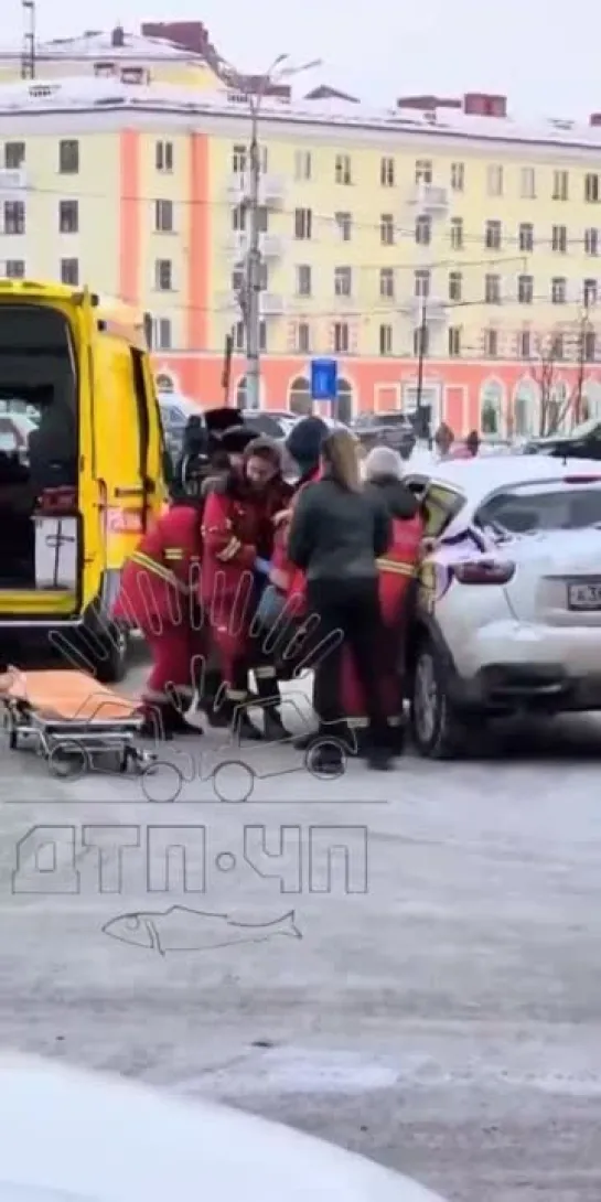 Автоледи в невменяемом состоянии остановили водители в Мурманске