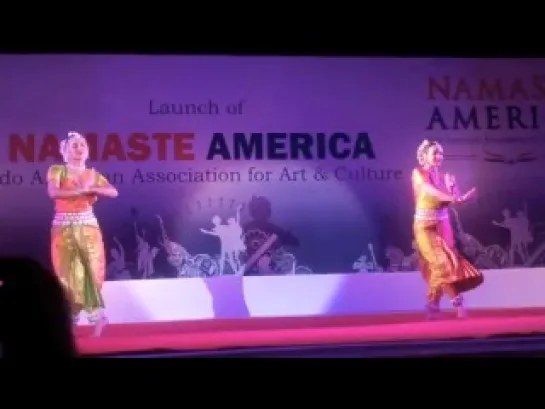 'Namaste America' launch - Выступление Хемы, Эши и Аханы