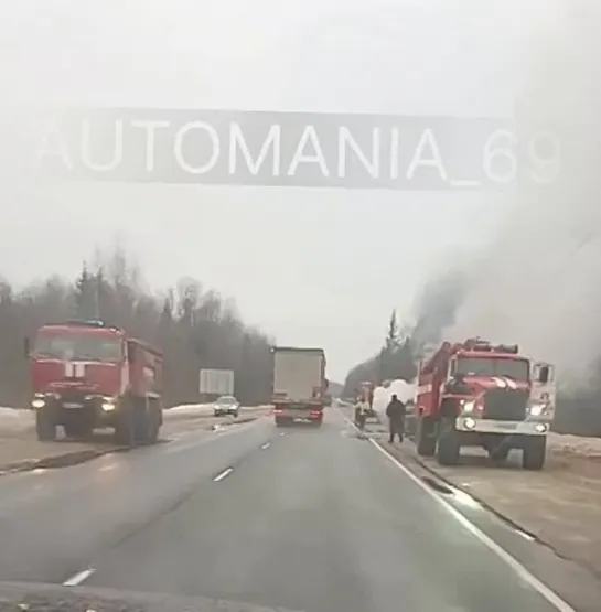 В Нелидовском районе на М9 загорелась машина