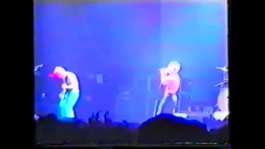 Red Hot Chili Peppers 1999-11-04 Alsterdorfer Sporthalle, Hamburg, Germany [AMT #1]