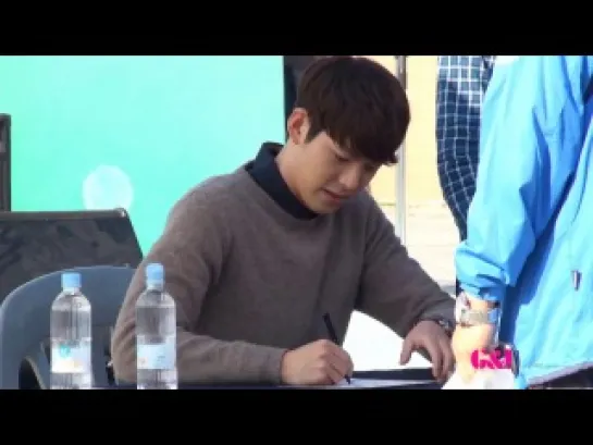 131018 Fancam WOo bin @ SUWON 2013 Fan Sign