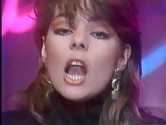 Sandra - Loreen (at Show A La Folie Pas Du Tout, 1987) France