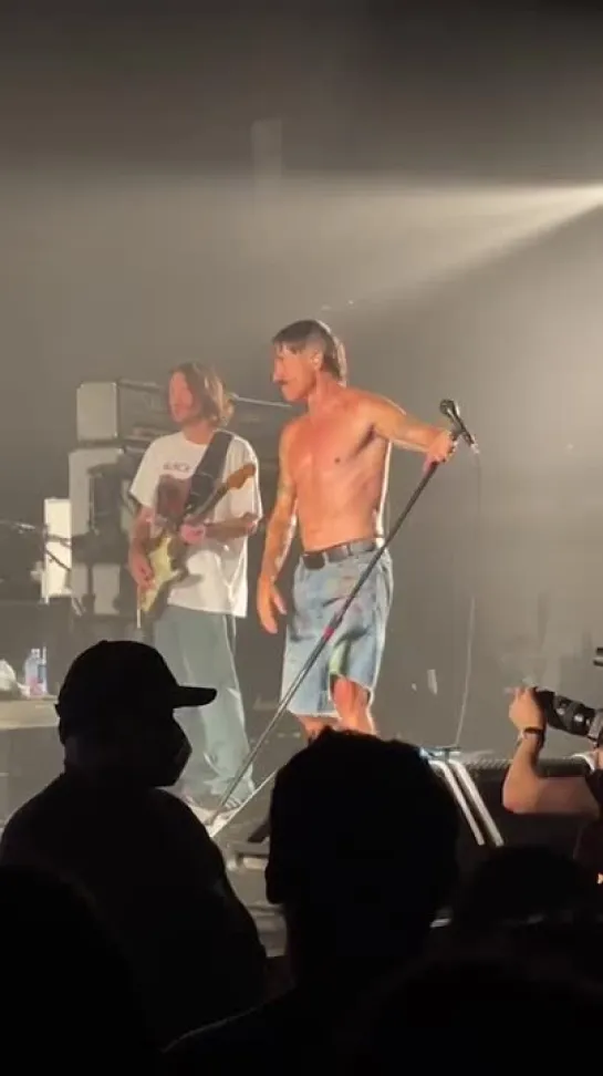 Видео от Red Hot Chili Peppers Live