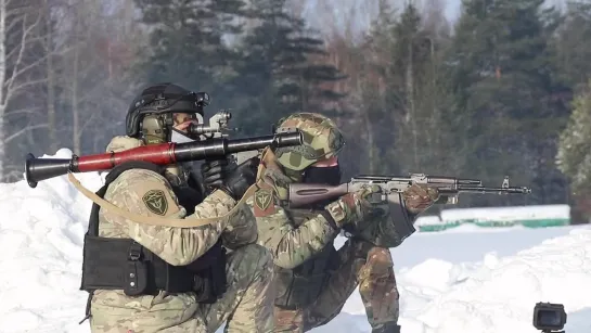 Новгородские росгвардейцы провели боевые стрельбы под Санкт-Петербургом