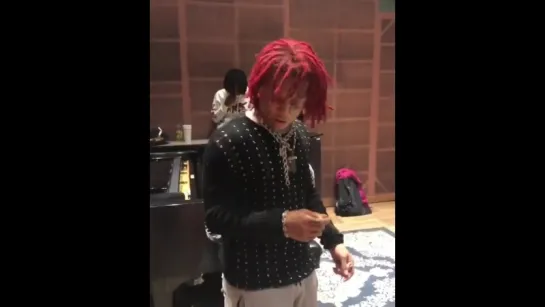 Trippie Redd coming up with melodies in the studio [#BLACKMUZIK]