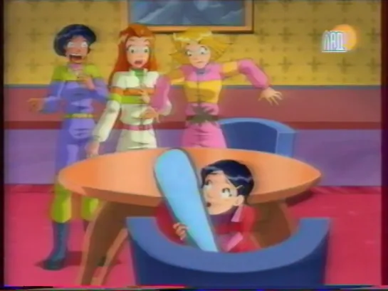 Наўкол шпіёны (Totally Spies!) (ЛАД, 2006) S2E21 "Урокi катання на лыжах"