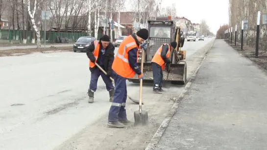 В паводковый период в Шадринске провели уборку (2022-04-25)