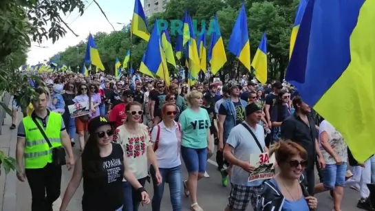 Кремль в шоке! Мариуполь окрасился в желто-синий! Тысячи людей вышли на улицы за