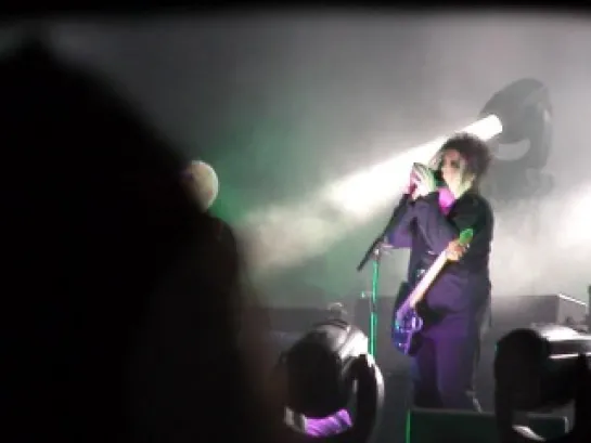 The Cure - Lullaby (Maxidrom 11.06. 2012)