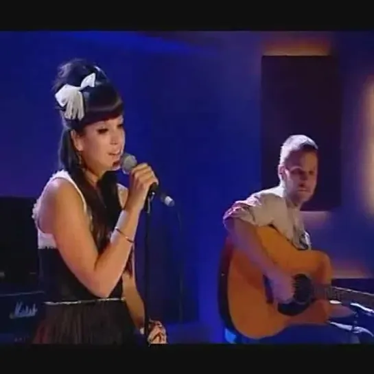 Lily Allen - 2006 - LDN - Live acoustic on J Ross