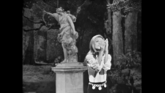 Dalida - Je m'endors dans tes bras 03.11.1968 (Télé dimanche (1re chaine) #