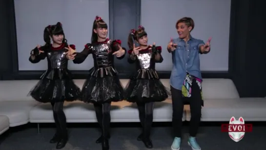 BABYMETAL Teach Hannah Rad from REVOLT TV the "Gimme Chocolate" dance - 2016.07.02