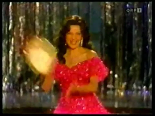 Anna Moffo sings 'Funiculì, Funiculà'