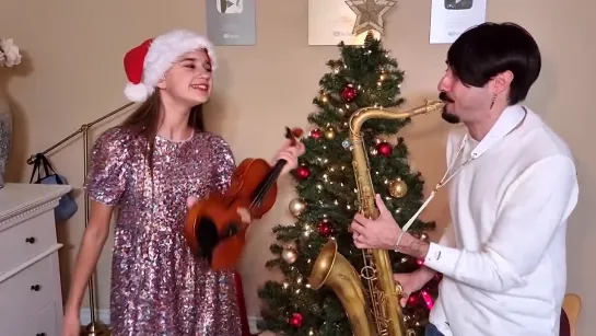 LAST CHRISTMAS (Home Version) Daniele Vitale  Karolina Protsenko Sax e Violin