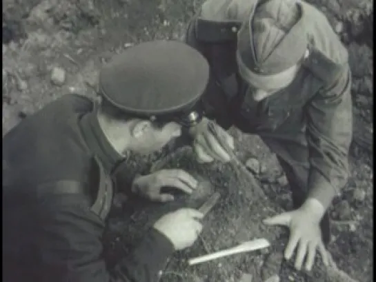 1958 Сегодня увольнения не будет. Режиссёры: Александр Гордон, Андрей Тарковский.