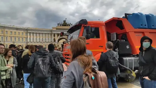 01.07.2020 г. Дворцовая площадь Санкт-Петербурга. После дождичка в СРЕДУ!