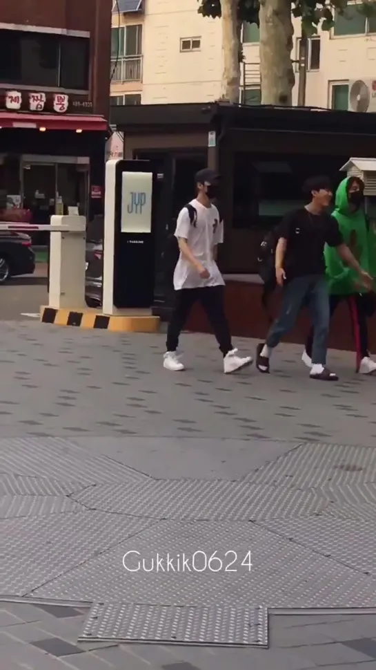 [190614] Stray Kids » fantaken » on the streets of Seoul