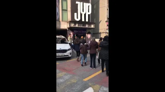 180309 Stray Kids and GOT7 JYP`s  building