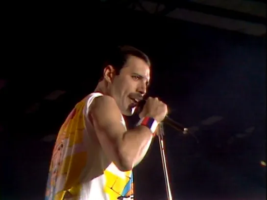 Queen - Bohemian Rhapsody (Live At Wembley Stadium, London, England. 12.07.1986) Full HD 1080p.