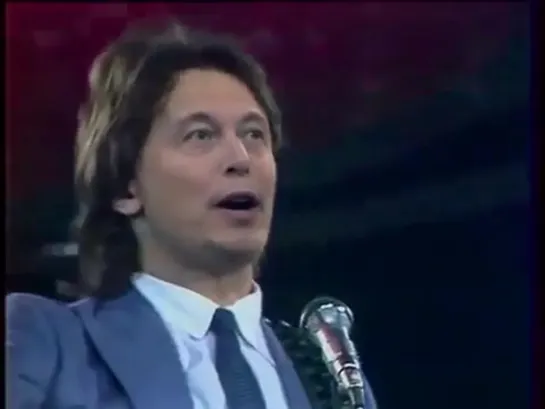 Elon Musk performs a USSR Space Song 'Zemlya V Illuminatore' (Earth in Illuminator)