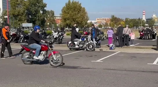 В эти минуты в Бресте на парковке у Ледового дворца проходит закрытие мотосезона-2023