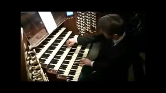 Olivier Latry at the organ at the Cathedral of Notre Dame