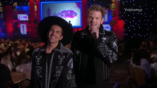 Superfruit present Streamys