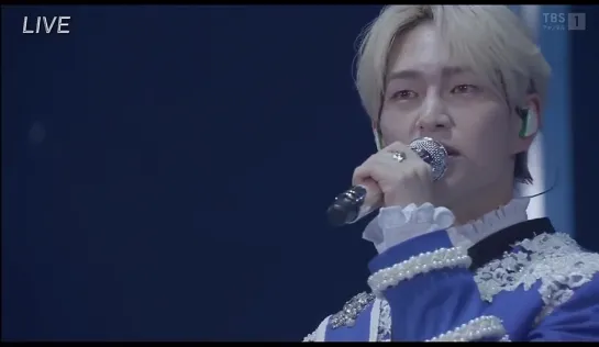 220911 Onew  - Day Tour Yoyogi Last Field 一 "Your Scent"     cr. jinkination