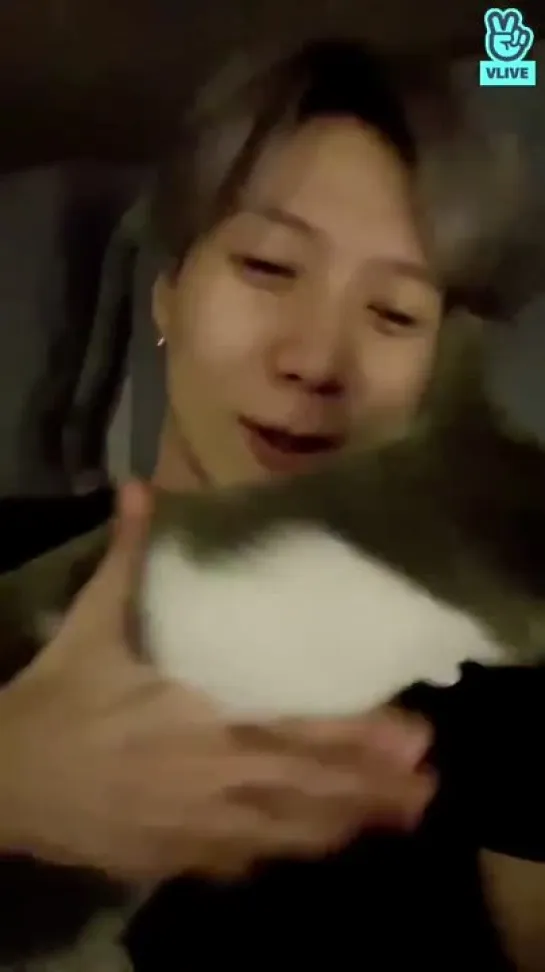 19.04.2021 VLive Taemin 뽀갈은 태민처럼 (