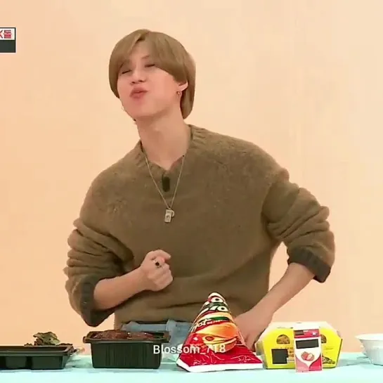 Taemin eating compilation - 냠 냠 냠 - 태민 - 먹방탬 - ੭δvδ ੭º - - 004 120 - - - vσιυme 100  -- cr. blossom_718